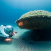 Personal submersible wreck diving